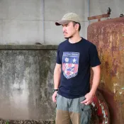 《自做自售》復古 T-shirt - 血幅　中性 男女皆宜 禮物推薦 台灣特色 台灣設計