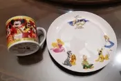 二手迪士尼餐具，2012年紀念咖啡杯加100年紀念餐盤打包一起賣