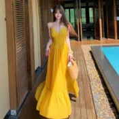 泰國雲南旅遊度假絕美黃色v領吊帶洋裝女收腰顯瘦大擺海邊長裙