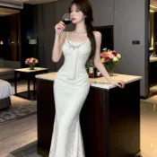 【桃喜Rich女裝】白色洋裝 蕾絲洋裝 春酒洋裝 法式v領吊帶連衣裙 新款溫柔風長裙 黑色洋裝 魚尾裙 包臀裙 宴會禮裙