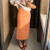 正韓【預購】個性微正式修身素面舒適過膝長裙 乳白 橘 黑【08.20】東大門-M17984