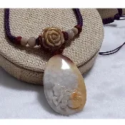 【紫晴手作】珊瑚玉晶化粉金、粉白、紅色多彩花紋【蝶戀花】【牡丹花】 雕刻吊墜 項鍊 #幸福連綿#富貴平安#天然寶石#七寶