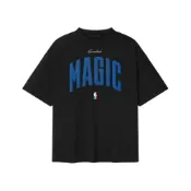 (店+)125EU264203F Fear of God Essentials NBA 聯名款 SS26 Orlando Magic 90s Fit Tee 奧蘭多魔術隊 簡約舒適百搭柔軟復古印花短袖T恤 男女同款