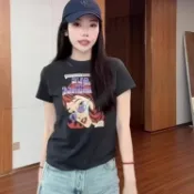 愛依依 短款上衣 短袖T卹 印花上衣 小衫S-2XL新款美式復古街頭小眾短袖t恤衫別緻卡通印花體卹上衣-5154.