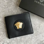 美國百分百【全新真品】Versace 凡賽斯 真皮皮夾 女王頭 金色logo 男用短夾 錢包 證件卡夾 黑色 J620