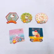 【二手】7-11 HELLO KITTY磁鐵 胸章 哆啦A夢卡套 磁鐵 小熊維尼書籤磁鐵 十個打九折