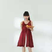 QUEENSHOP_ S 女裝 排釦綁帶荷葉下擺罩衫 三色售 現+預 【01098944】