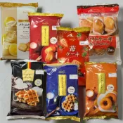 (店+)*貪吃熊* 日本 丸中製菓 蛋糕系列  鬆餅 濃厚牛乳甜甜圈  點心 草莓 牛乳 甜甜圈