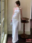尾牙禮服 洋裝 法式絕美飄帶緞面掛脖連衣裙女秋季高級性感露背包臀魚尾長裙禮服交換禮物 三木優選