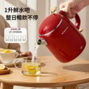 不二屋 便攜式電熱水壺 迷你旅行燒水壺 大容量保溫 出差宿舍家用 快速加熱 安全防燙 304不鏽鋼 雙電壓設計 摺疊收納