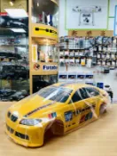 上手遙控模型  精凌 1/10 電車用車殼 已塗裝完成 BMW M3 如圖黃色 503316YA 內附尾翼及電鍍裝飾件