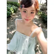 [禮物] 夏季亮片蕾絲蓬鬆背心_AURORA 上衣