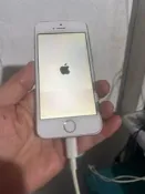 Apple iPhone  Se當機在蘋果。商品如圖。如敘書。零件機販售。售出不退