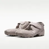 【NIKE 耐吉】運動鞋 休閒鞋 女鞋 WMNS NIKE AIR RIFT 忍者鞋 米色 (HM8288200)