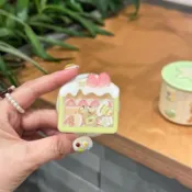 🏆台灣發貨+統編🏆抹茶草莓蛋糕搖搖樂磁吸支架手機強力吸附桌面便攜女