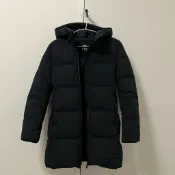 UNIQLO 女裝 無縫羽絨連帽高領外套 黑色