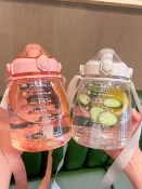 協貿國際日用品生活4館 2021新款每日提醒喝水目標塑料杯帶吸管刻度水瓶可愛斜跨隨手杯子