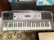 Yamaha PSR E353