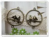 小綠蛙精品&手作材料//古青銅色合金配件//雙孔燕子吊飾//34mm*27mm//一份3個12元(DB142)