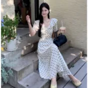 \ MANTA現貨 /泡泡袖荷葉領波點長洋裝 優美優雅飄逸 氣質洋裝 長裙 裙子 休閒渡假聚會出遊必備 海邊沙灘
