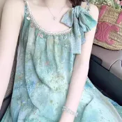 【碎花度假風】吊帶洋裝 氣質桔梗裙 海邊旅遊穿搭 夏季新款 渡假洋裝 吊帶裙 海邊洋裝