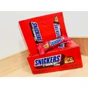 小紅莓雜貨店 ⤐ 士力架  (一盒15入) SNICKERS 花生可可棒 草莓口味