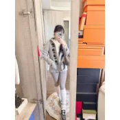 v Burberry 牛角外套
