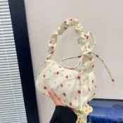 臺灣/🌸包包 旅行包 收納包 斜挎包溫柔甜美小碎花布包包女2025新款可愛單肩包小衆高顏值百搭餃子包