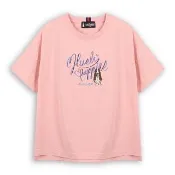 【Hush Puppies】女裝 POLO衫 配色品牌英文刺繡狗落肩上衣 (淺粉紅 / 63210103)