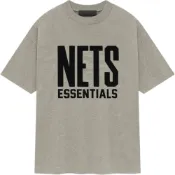 (店+)125AL244105F Fear of God Essentials x NBA 聯名款 SS25 NBA-allstar S/S TEE - NETS 布魯克林籃網隊 美式重磅字母印花圖案圓領短袖美式重磅T恤 男女同款 