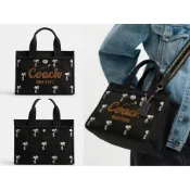 COACH美國 outlet新款  X PEANUTS CARGO SNOOPY印花26號 托特包 肩背斜挎包