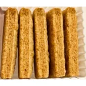恩典方塊酥 嘉義代購  嘉義名產（下單才買新鮮貨）鹹、原味、杏仁、海苔、蜜蛋、椰子、奶油、檸檬、圓蔥、咖啡、巧克力、黑糖