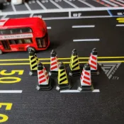 (店+)交通路障/方錐 紅白色/黃黑色  交通路障 道路場景 停車場配件 認知玩具 號誌 三角錐