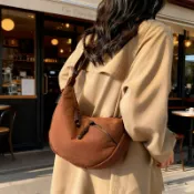 喜挖2店 尼龍包包女2025新款時尚單肩斜後背包百搭上課大容量通勤餃子包