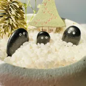 【花盆王】獨家手繪！多元宇宙黑眼豆豆石 (大+小優惠組) 寵物石頭/煤炭小精靈/史萊姆 園藝造景公仔
