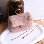 FENDI Nano Baguette 經典FF LOGO羊毛款吊飾零錢卡片包(迷霧粉)