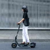 💖台灣熱賣💖電動滑板車 成人E2pro男女摺疊便攜小型 迷你兩輪代步車 滑板車 電動折疊車 電動車 電動腳踏車 雙避震
