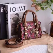 【Michael Kors】圓標MK吊飾幾何印花拼接迷你手提兩用波士頓包(咖)