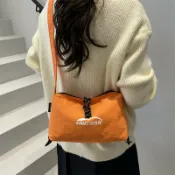 喜挖2店 休閒斜背帆布包輕便百搭通勤小方包防潑水尼龍布運動風餃子包