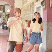 《自做自售》復古 T-shirt - 搖搖（奶茶色）親子裝　中性 男女皆宜 禮物推薦 台灣特色 台灣設計