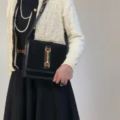 【VintageShop solo 日本直送中古包專賣店】GUCCI 古馳 經典雪莉系列 黑色 側肩包 馬銜扣 麂皮 vintage

serjt6