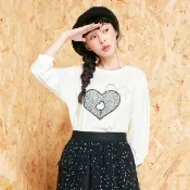 【betty’s 貝蒂思】出清品  愛心刺繡珍珠亮鑽七分袖T-shirt(白色)