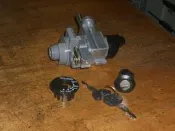 YAMAHA 頂級迅光.風光.新風光125 全組鎖頭 鎖全組 全組開關組.(龍頭電源開關 ,前置物箱鎖)4TE