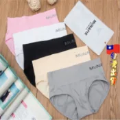 🎉現貨商品💕台灣賣家🎉 日本munafie 中低腰三角 無痕內褲 無縫收腹 高彈力褲 女內褲 底褲 內褲