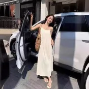 法式吊帶連衣裙夏季高級氣質簡約大裙擺垂感修身百搭顯褶皺長裙