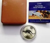 2006 年澳大利 亞袋鼠銀幣.1盎司銀.磨砂版.袋鼠銀幣.投資銀幣.盒證齊全，很漂亮