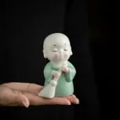 全球選品1館 生活百貨 中式陶瓷可愛小和尚擺件陶瓷人物小沙彌工藝品禪意家居桌面裝飾品