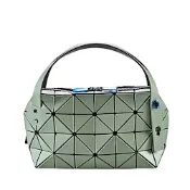 ISSEY MIYAKE 三宅一生 BAOBAO 新款BOSTON 啞光材質小型波士頓包 (KHAKI GREEN)