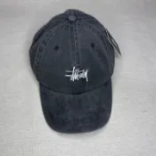 《Urban當天出貨》 Stussy 牛仔灰 丹寧水洗 白色刺繡鴨舌帽 老帽Cap  IU 黃偉晉 BTS 易烊千璽