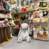 玖仟甄選館 跨境英國創意毛絨玩具掛件布娃娃玩偶鑰匙扣邦尼兔史瑪吉公仔批發